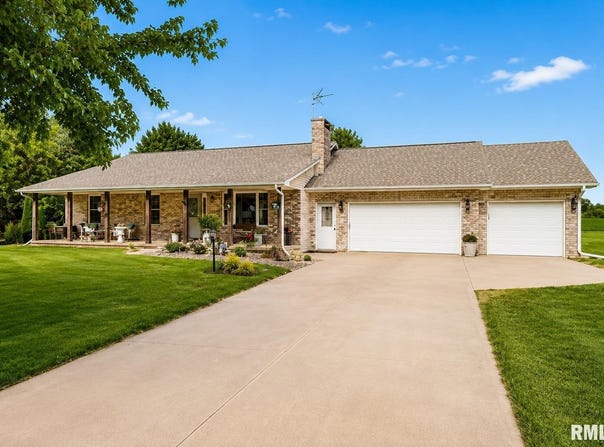 21087 N 25 E Road, Danvers, IL 61732
