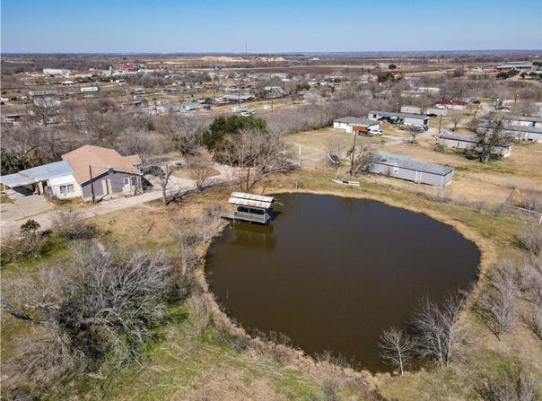 133 Old Bastrop Rd, Cedar Creek, TX 78612