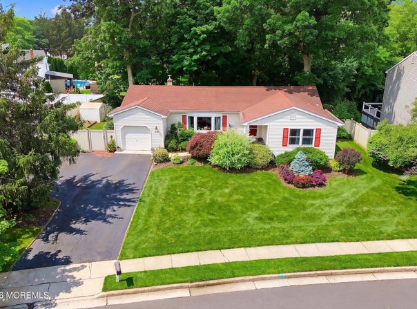 39 Mcfadden Drive, Monroe, NJ 08831