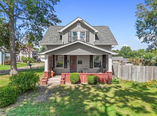 3051 Perrydale Street NW, Uniontown, OH 44685