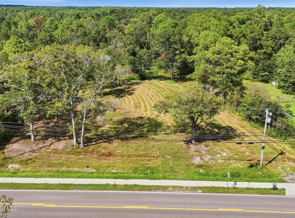 Woolmarket Road, Biloxi, MS 39532