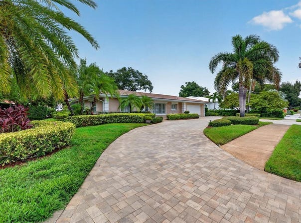 802 OSCEOLA Road, BELLEAIR, FL 33756