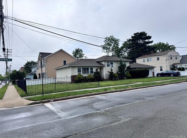 36 Monroe Place, Hempstead, NY 11550