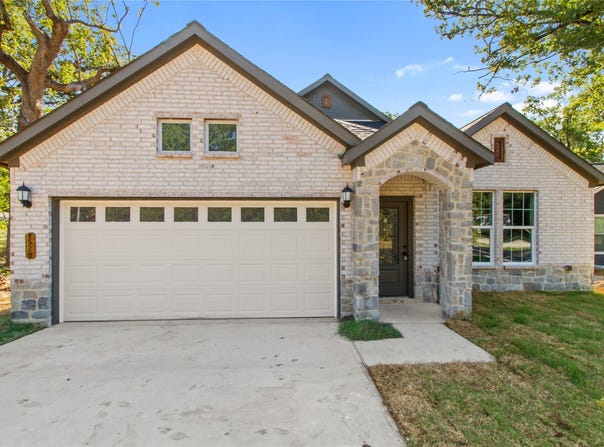 320 Double Bridge Road, Mabank, TX 75156
