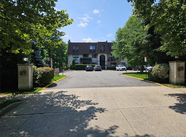 89 N Broadway, White Plains, NY 10603