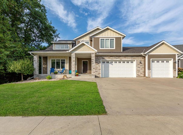 317 Oak Marsh Drive, Mankato, MN 56001