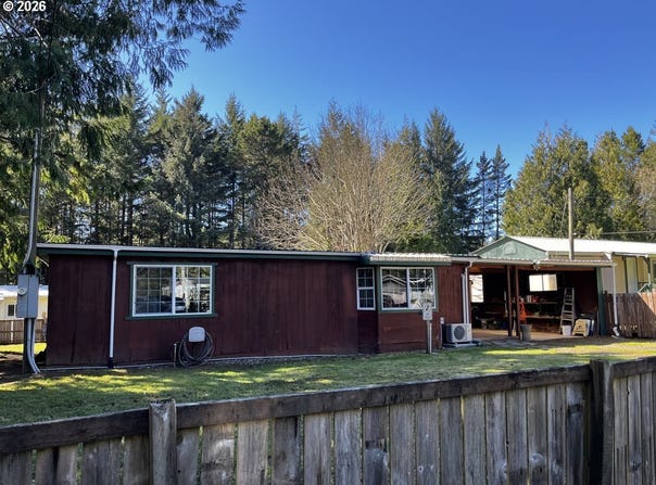 85122 Cedar Dr, Florence, OR 97439
