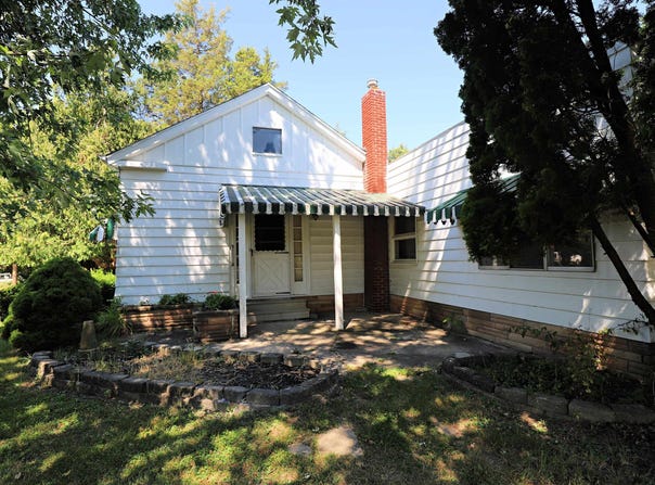 825 E River Road, Flushing, MI 48433