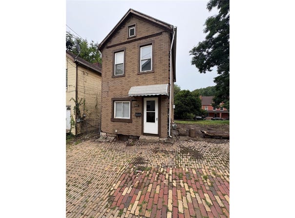 907 Walnut Street, Braddock, PA 15104