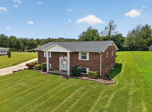 225 W Gate Dr, Baxter, TN 38544