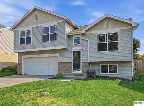 15421 Willit Street, Bennington, NE 68007