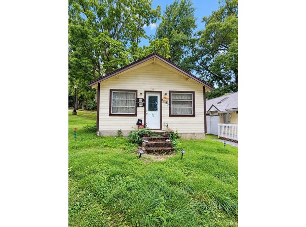 1033 S Martz Street, Syracuse, IN 46567