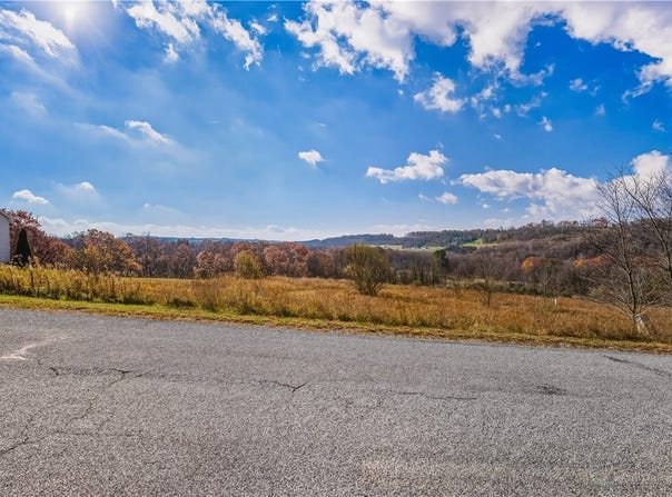 031 Oak Crest Dr, Jenner Twp, PA 15531