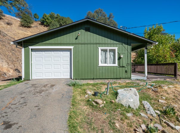 14870 Lamoine Court, Redding, CA 96003