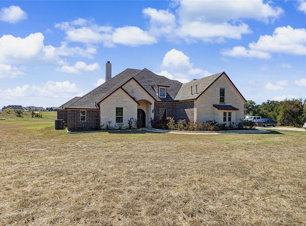 115 Chisum Drive, Millsap, TX 76066