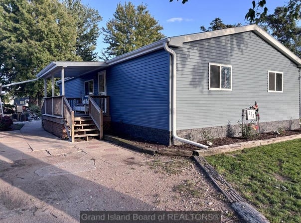123 Arapahoe Ave, Grand Island, NE 68803