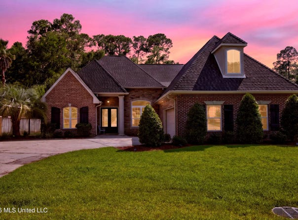 6426 Kome Drive, Diamondhead, MS 39525