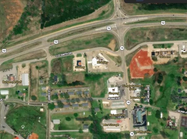 LUNA St, Walnut, MS 38683