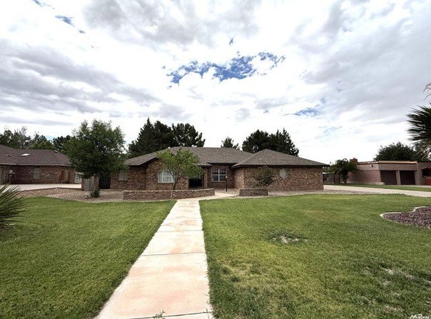 1405 LATIGO Cir, Roswell, NM 88201
