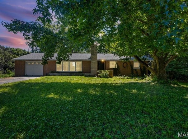 4905 Michael Drive, Godfrey, IL 62035