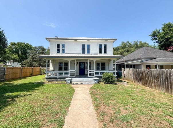 512 W Moore St, Henryetta, OK 74437