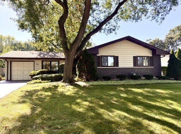 21W331 Ahlstrand Road, Lombard, IL 60148