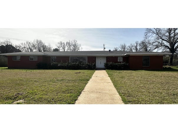 1408 E Main St., Atlanta, TX 75551