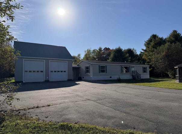 99 River Road, Irasburg, VT 05845