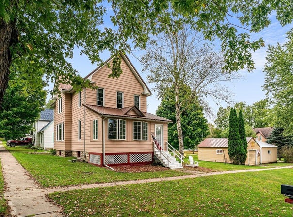 320 N Bird St, La Farge, WI 54639