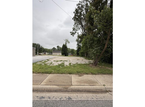 2107 N National Avenue, Springfield, MO 65803