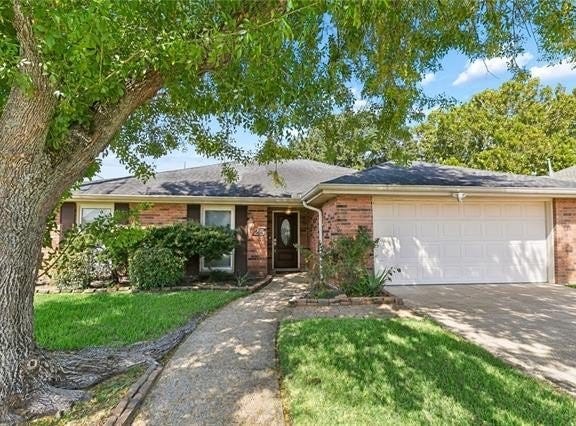 25 NORMANDY Drive, Kenner, LA 70065