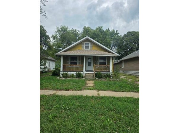 209 W 7th Avenue, Garnett, KS 66032