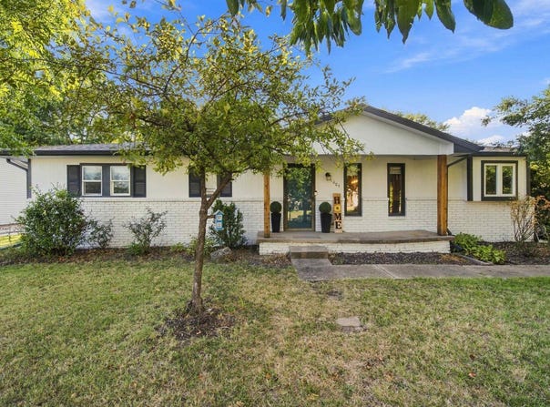 1805 N Terry Ln, Andover, KS 67002