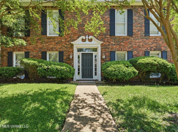43 S Crownpointe Drive, Jackson, MS 39211