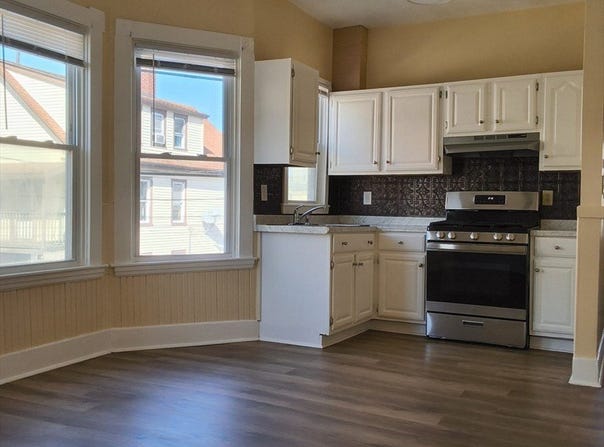 98 County St, Fall River, MA 02744