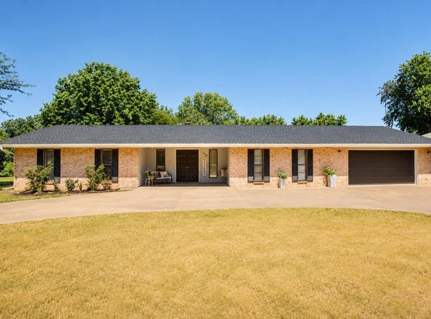 1704 Indian Dam RD, Lahoma, OK 73754