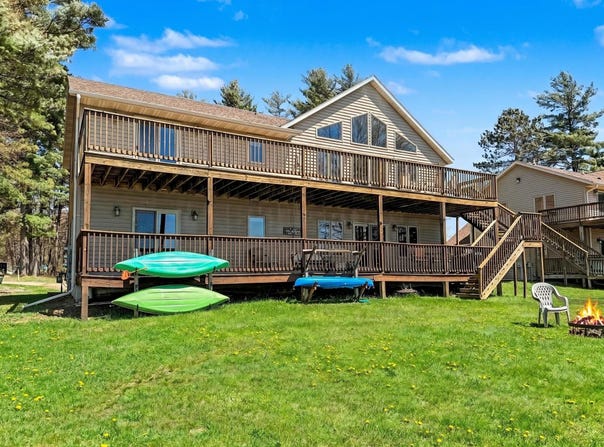 105 HICKEY AVE E, Tomahawk, WI 54487