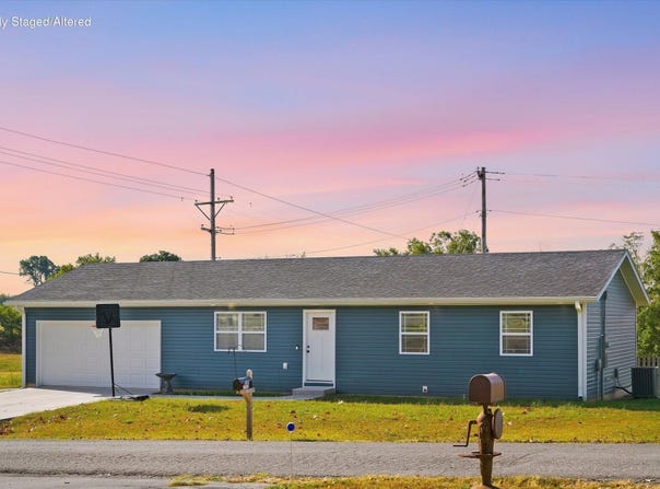 401 W Adamson Street, Miller, MO 65707