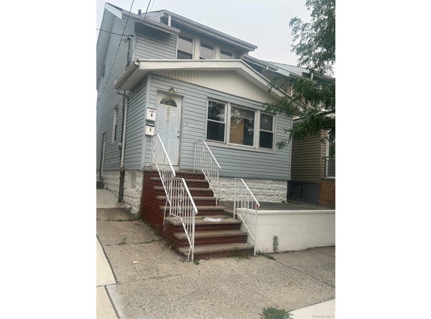 8906 Avenue L, Brooklyn, NY 11236