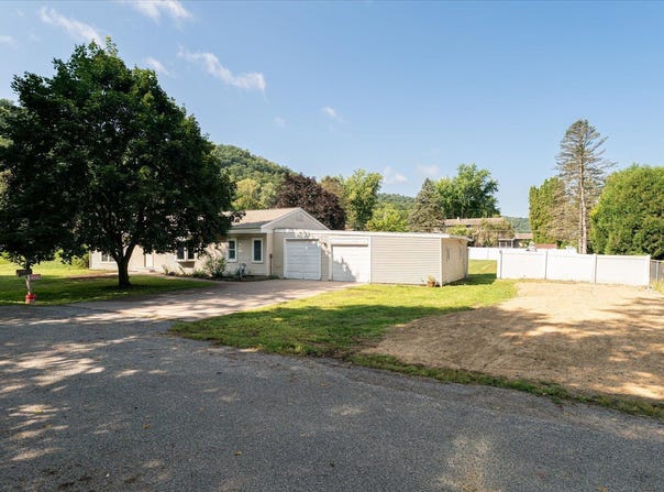 N3563 Edgewood Dr, Stoddard, WI 54658