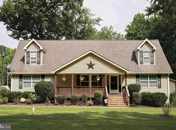 811 LONG POINT Road, HAGUE, VA 22469
