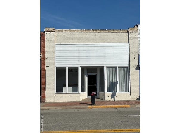124 S BROAD ST, Kenbridge, VA 23944