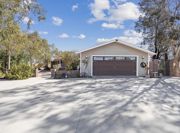 801 N 5th Avenue, Avenal, CA 93204