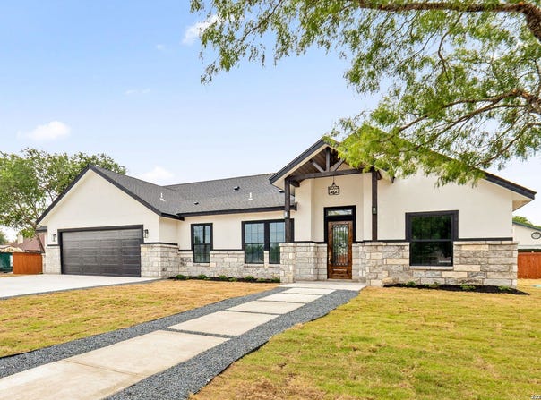 8220 Alton Blvd, Selma, TX 78154
