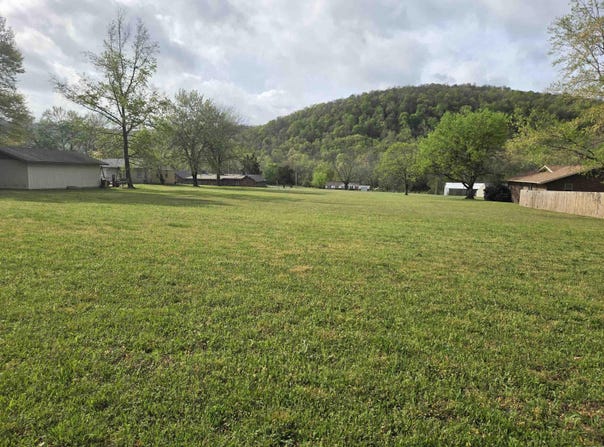 Maple Drive, Mountain View, AR 72560-9999
