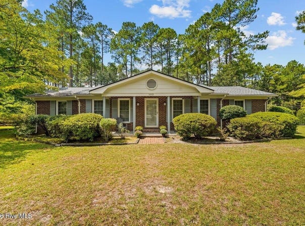 1003 Robinwood Road, Aberdeen, NC 28315