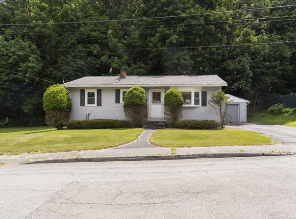 2 Dennis Street, Augusta, ME 04330