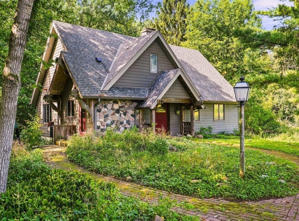 W340N9005 Townline Rd, Oconomowoc, WI 53066