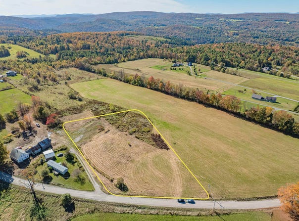Gilbert Road, Williamstown, VT 05679