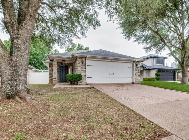 617 Alabaster Place, Cedar Hill, TX 75104